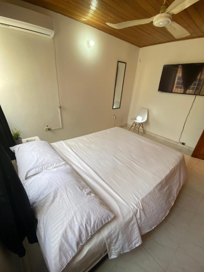 Habitaciones Cerca Al Aeropuerto 2 Cartagena Bagian luar foto